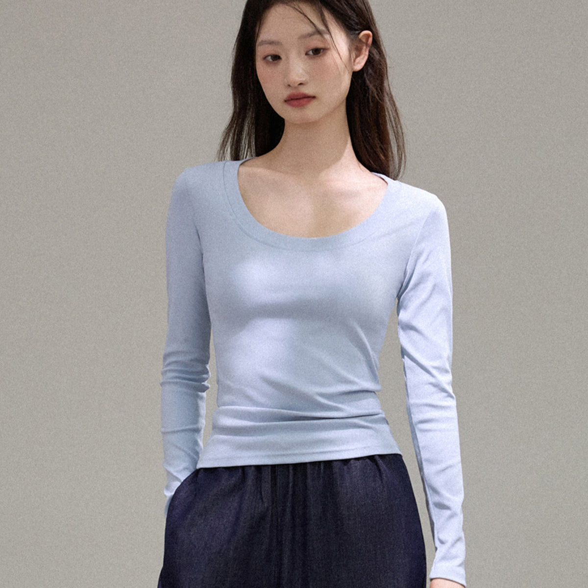 Camiseta de Manga Larga con Cuello U Amplio para Mujer