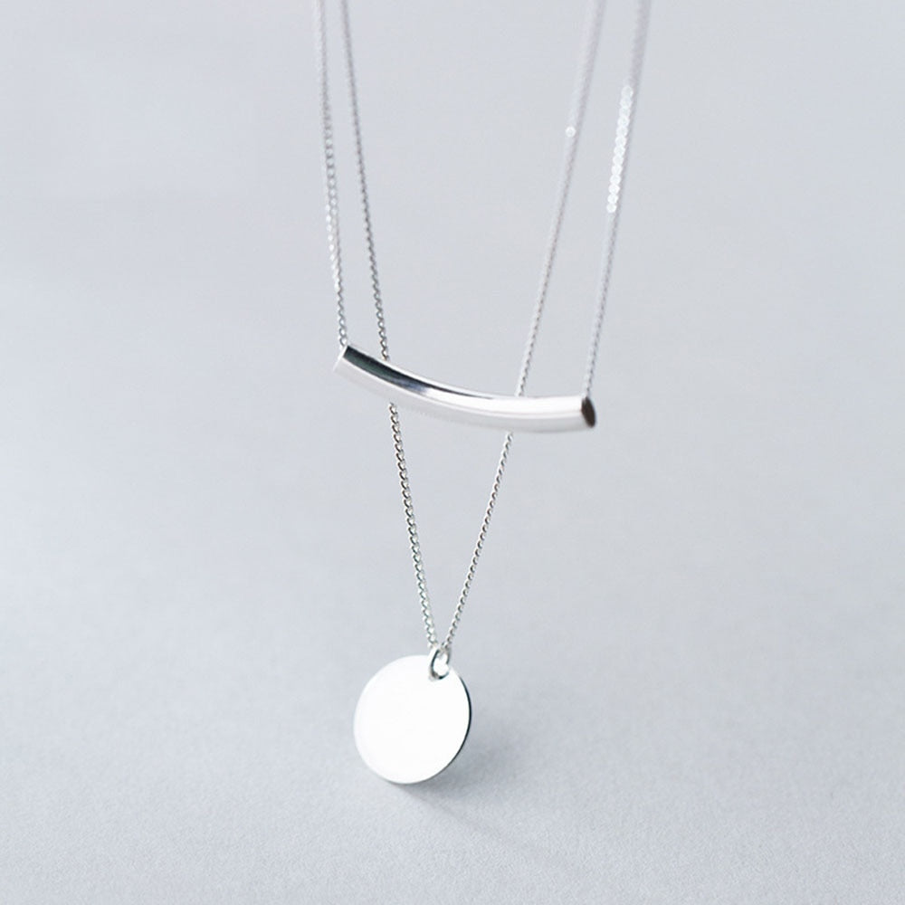 Collar a capas con colgante de monedas