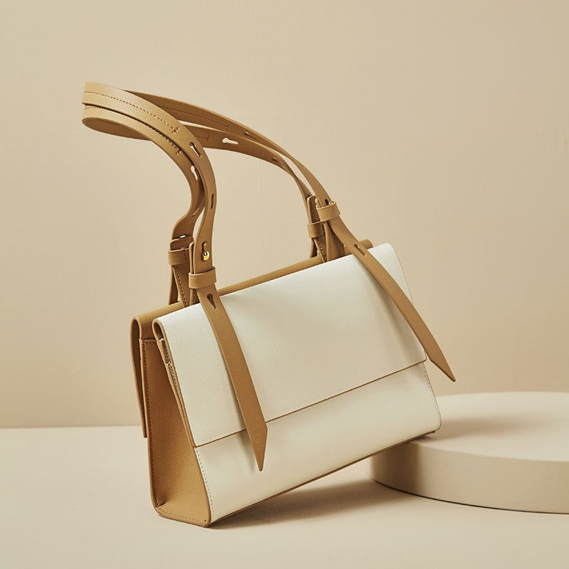 Bolso Tote de Piel Genuina con Diseño Versátil y Acabados Premium