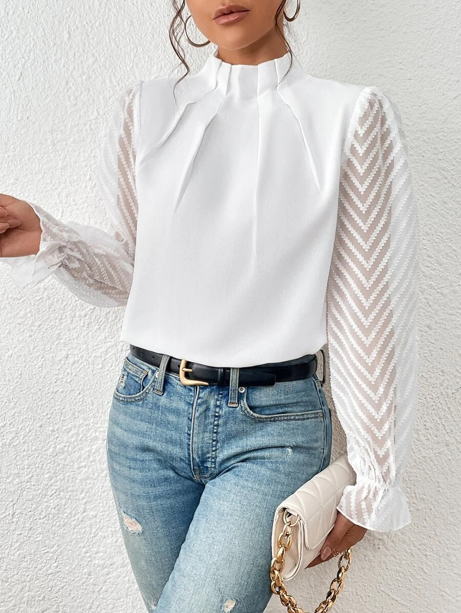 Top Manga Larga Cuello Alto con Estampado de Ondas y Chifón