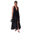 Vestido con Espalda Descubierta, Plisado y Abertura — Escote V sin Mangas