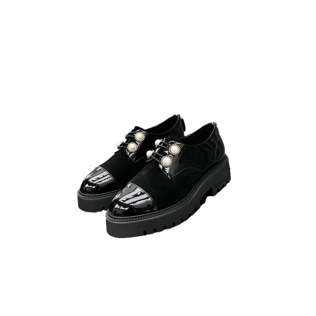Botines negros de mujer con plataforma y detalles de perlas