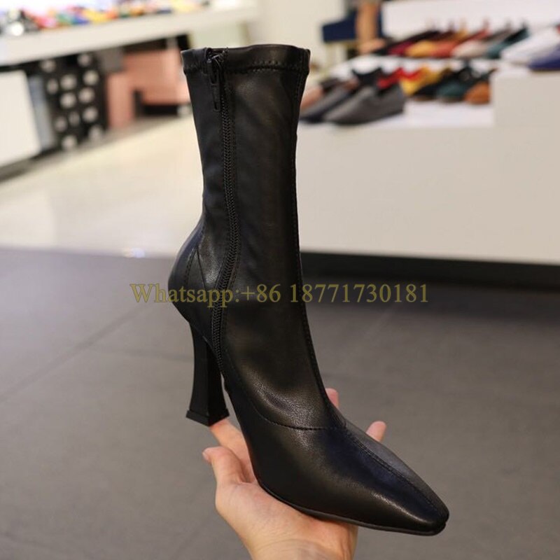 Botines de Punta Cuadrada con Tacón Cuadrado y Cremallera Lateral — Botas Elásticas de Moda Invierno