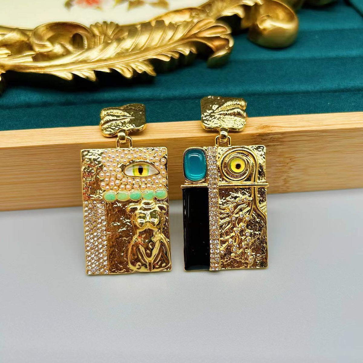 Pendientes Vintage con Colgante Geométrico Cuadrado y Hoja