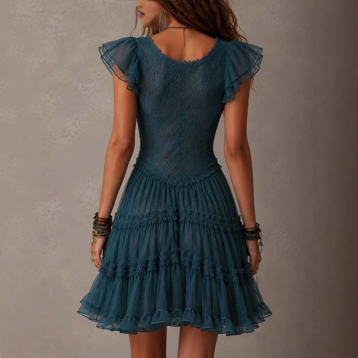 Vestido Mini de Encaje con Manga Mariposa, Cintura Fruncida y Falda Tul