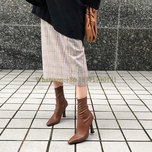 Botines de Punta Cuadrada con Tacón Cuadrado y Cremallera Lateral — Botas Elásticas de Moda Invierno