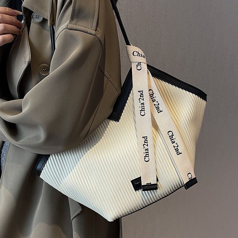 Bolso tote grande para mujer con detalle de letras