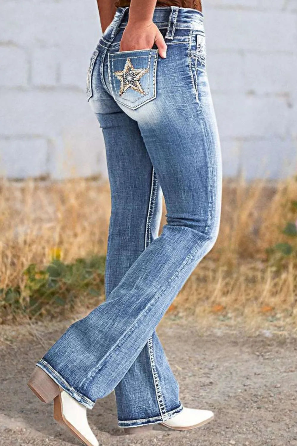 Vaqueros Bootcut con Bordado de Estrellas