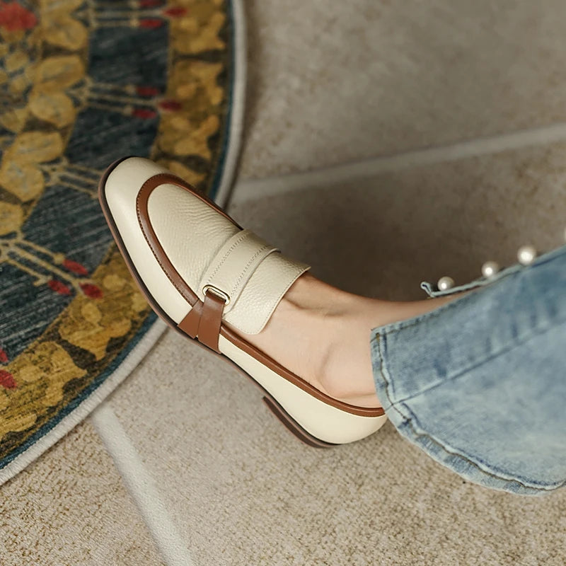 Mocasines planos de mujer con punta cuadrada y combinación de colores