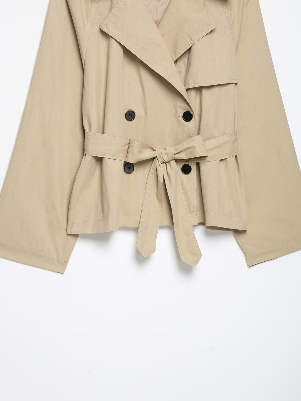 Cazadora Corta Cortavientos con Cinturón y Hombreras