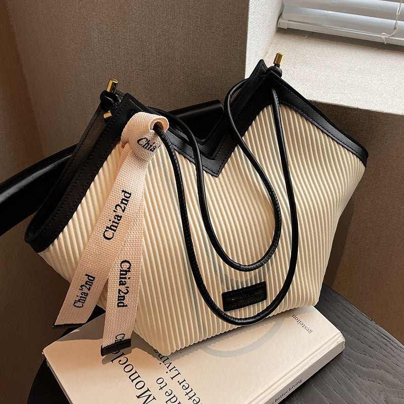 Bolso tote grande para mujer con detalle de letras