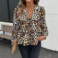 Camisa Vintage con Estampado Leopardo, Cuello Babero y Nudo Frontal